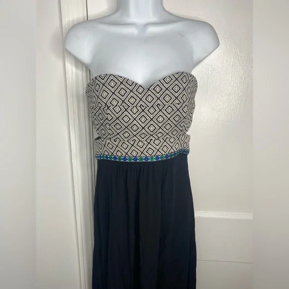 Lovers + Friends Black and White Chevron Design - Picture 3 of 10